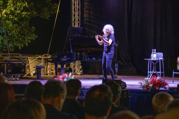 Giovanni Allevi a Roccasecca: quando la musica diventa un abbraccio all'umanità
